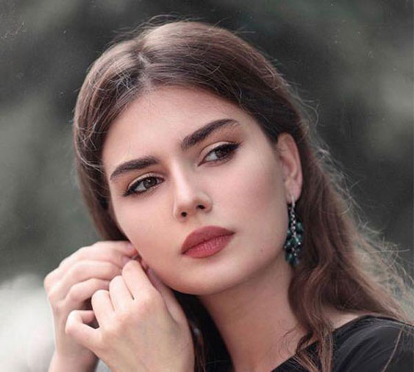 مدل آرایش دخترانه لایت و بسیار جذاب