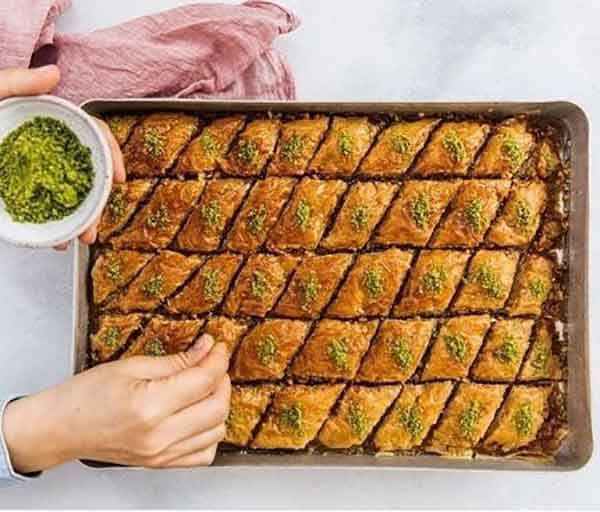 طرز تهیه خمیر باقلوا طرز تهیه باقلوا شیرازی طرز تهیه باقلوا بدون خمیر یوفکا طرز تهیه باقلوا تبریزی باقلوا استانبولی آموزش باقلوا استانبولی طرز تهیه باقلوا سنتی طرز تهیه باقلوا ترکی با خمیر خانگی