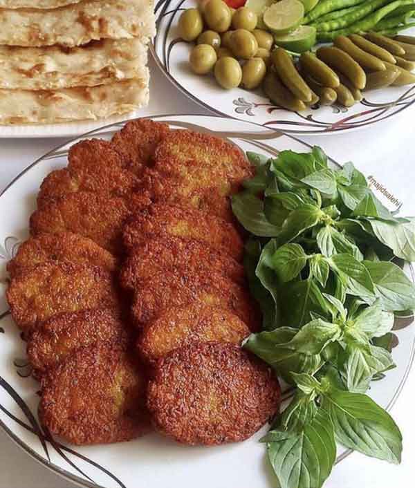  راز ترد شدن کتلت ادویه برای خوشمزه شدن کتلت راز خوشمزه شدن کتلت نی نی سایت دلیل پوک شدن کتلت طرز تهیه کتلت پفکی چگونه کتلت خوشمزه درست کنیم راز ترد شدن کتلت نی نی سایت کتلت برای ۴ نفر
