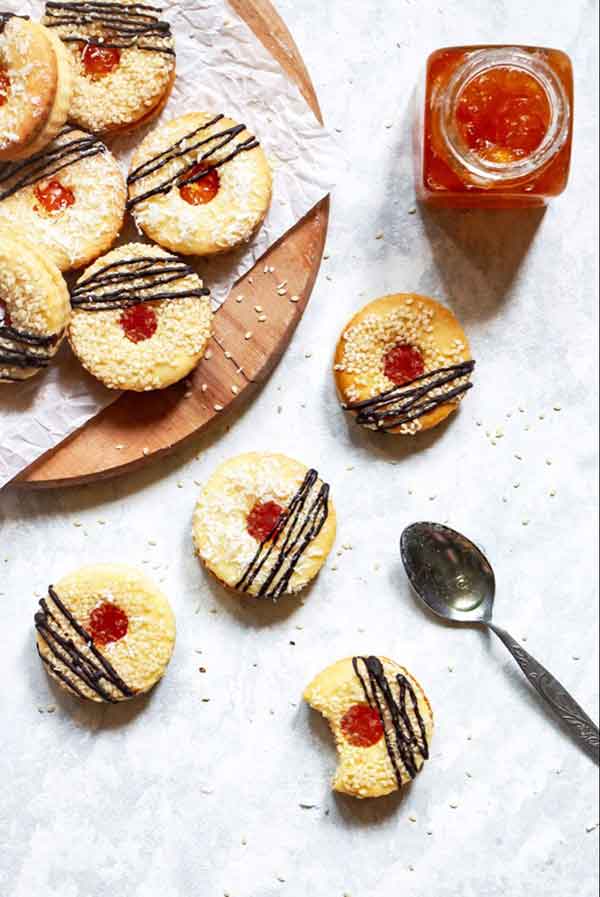 طرز تهیه مارمالاد شیرینی مشهدی نرم شدن شیرینی مربایی نکات شیرینی مشهدی شیرینی مربایی نرم و لطیف با کره آموزش تصویری شیرینی مشهدی شیرینی مربایی معصومه رسولی طرز تهیه شیرینی مربایی با روغن جامد طرز تهیه شیرینی مشهدی با پیمانه لیوان