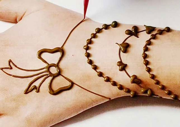 مدل حنا روی دست با طرح های ساده و زیبا