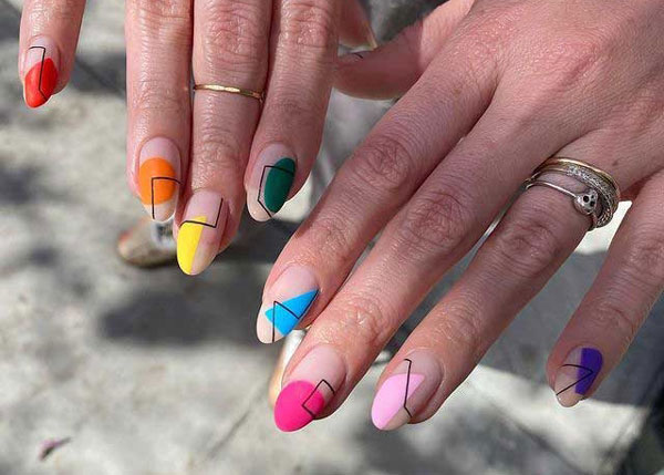 مدل طراحی ناخن شیک و ساده مناسب خانم های خوش سلیقه