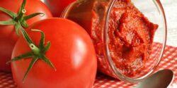 راز خوشمزگی رب گوجه فرنگی و چکار کنیم رب گوجه قرمز شود