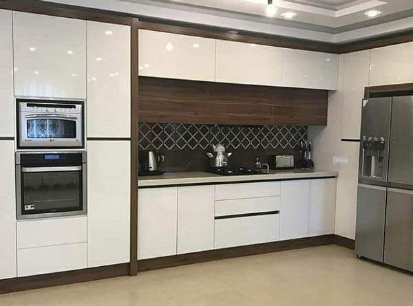 مدل آشپزخانه بدون اپن جدید با دکوراسیونی لاکچری و کابینت های شیک