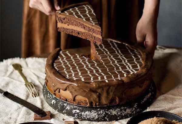 تزیین کیک برای تولد و جشن ها با ایده های جذاب و ساده