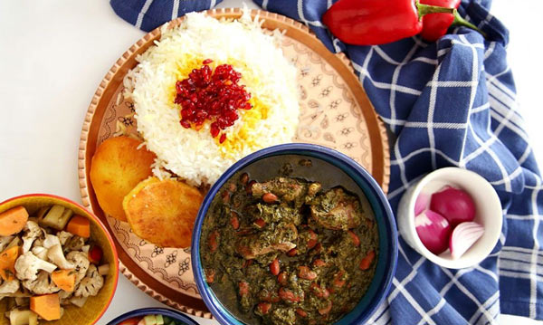 تزیین قورمه سبزی مجلسی ساده با ایده های زیبا و جذاب