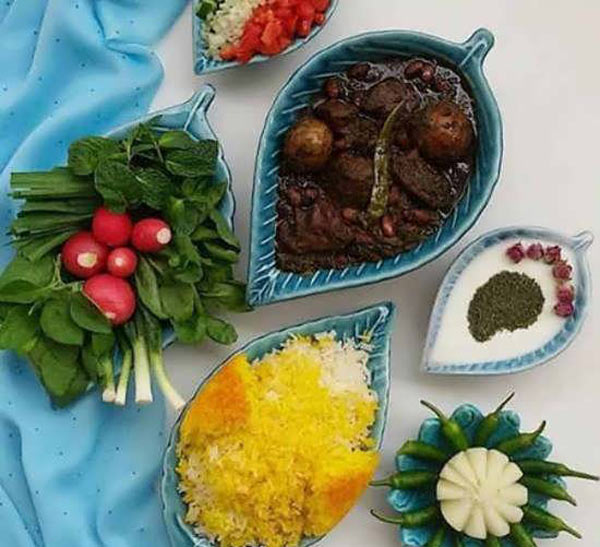 تزیین قورمه سبزی مجلسی ساده با ایده های زیبا و جذاب