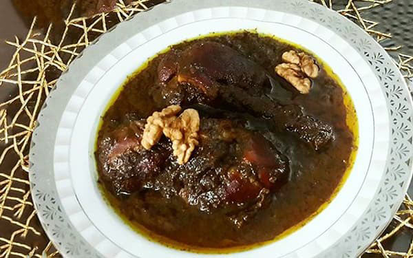 تزیین خورشت فسنجان مجلسی با گوشت قلقلی و گردو بسیار زیبا
