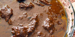 تزیین خورشت فسنجان مجلسی با گوشت قلقلی و گردو بسیار زیبا