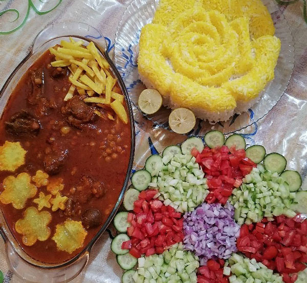 تزیین خورشت قیمه مجلسی با سیب زمینی و بادمجان