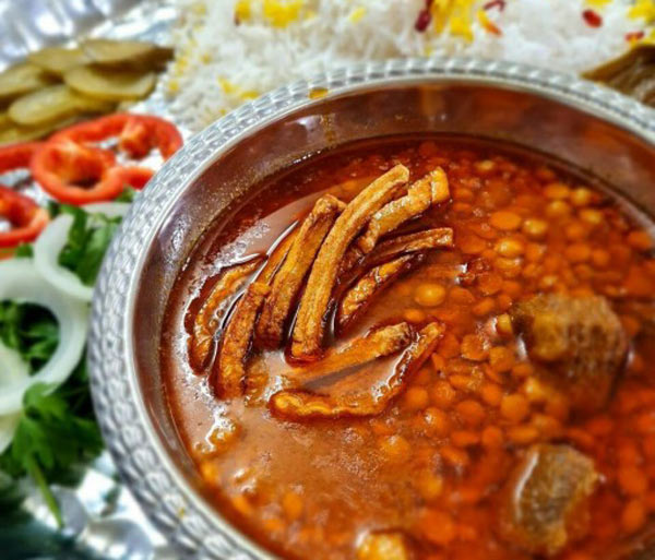 تزیین خورشت قیمه مجلسی با سیب زمینی و بادمجان