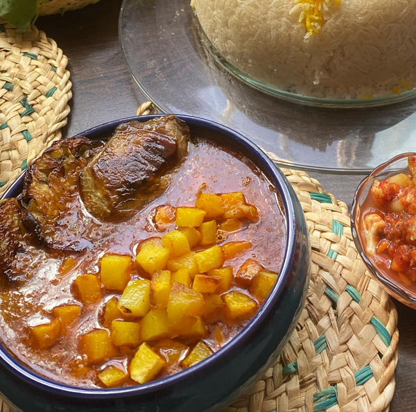 تزیین خورشت قیمه مجلسی با سیب زمینی و بادمجان