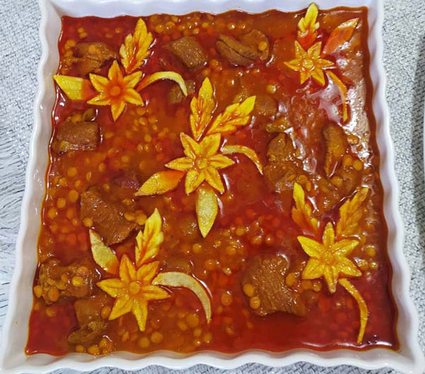 تزیین خورشت قیمه مجلسی با سیب زمینی و بادمجان