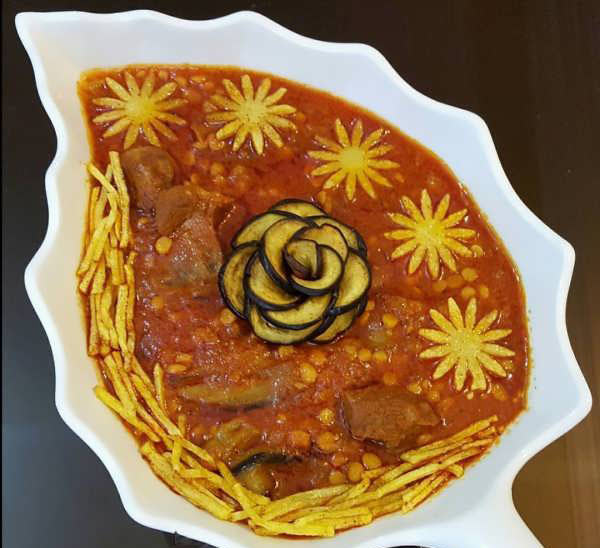 تزیین خورشت قیمه مجلسی با سیب زمینی و بادمجان