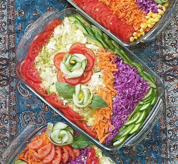تزیین سالاد کاهو با خیار و گوجه بسیار زیبا با ایده های متنوع