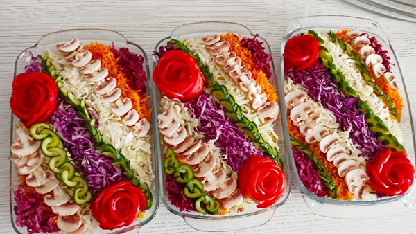 تزیین سالاد کاهو با خیار و گوجه بسیار زیبا با ایده های متنوع