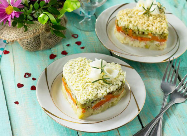 تزیین سالاد الویه با ایده های زیبا برای جشن و مهمانی ها