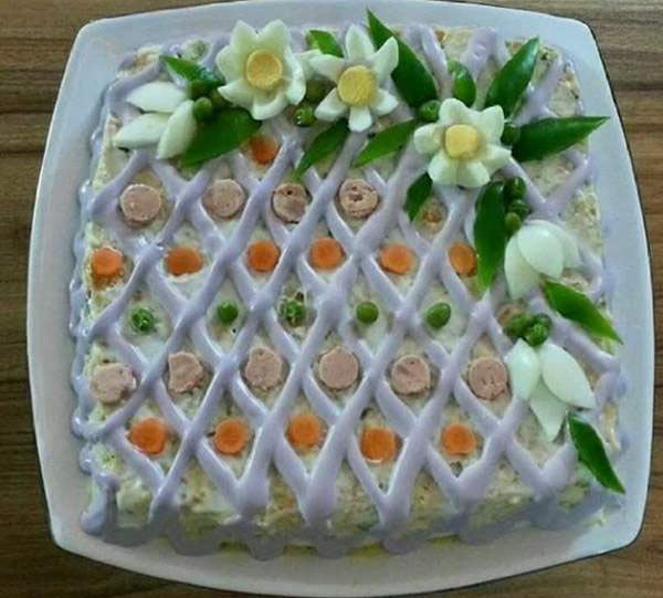تزیین سالاد الویه با ایده های زیبا برای جشن و مهمانی ها