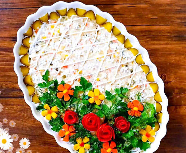 تزیین سالاد الویه با ایده های زیبا برای جشن و مهمانی ها