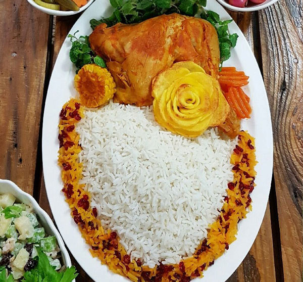 تزیین زرشک پلو با مرغ مجلسی برای سفره های ایرانی با ایده های ساده