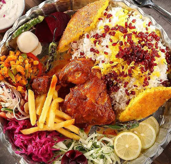 تزیین زرشک پلو با مرغ مجلسی برای سفره های ایرانی با ایده های ساده