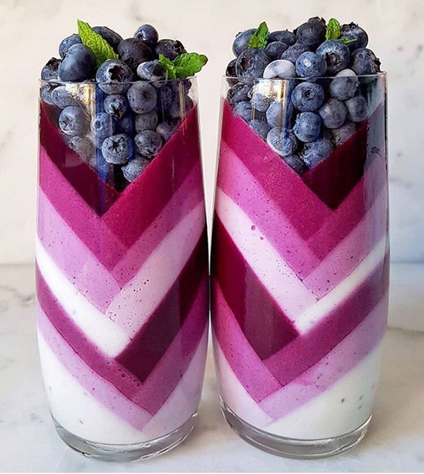 تزیین ژله لیوانی با رنگ های متفاوت مخصوص مهمانی و مراسم خاص