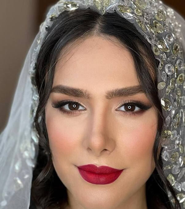 مدل آرایش عروس ساده و شیک به سبک لایت با تکنیک های جدید