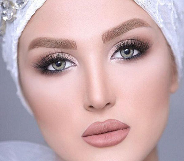 مدل آرایش دخترانه لایت ساده و ملایم بسیار زیبا مناسب برای انواع فرم صورت