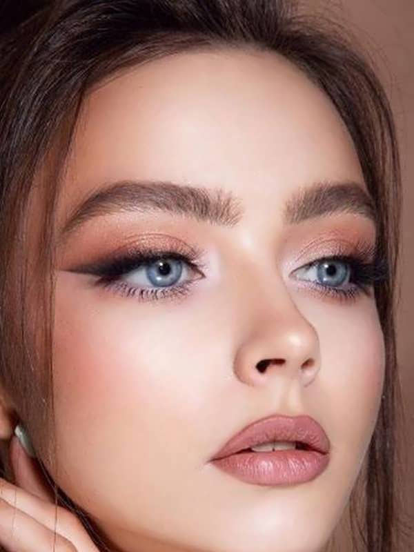 مدل آرایش دخترانه شیک ملایم بسیار زیبا و جذاب به سبک لایت