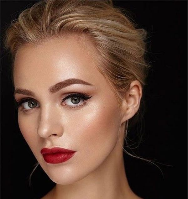 مدل آرایش دخترانه شیک ملایم بسیار زیبا و جذاب به سبک لایت