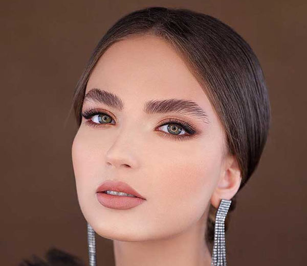 مدل آرایش دخترانه شیک ملایم بسیار زیبا و جذاب به سبک لایت