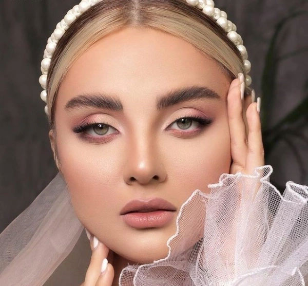 مدل آرایش مجلسی ساده و شیک لایت به سبک اروپایی جذاب و خیره کننده