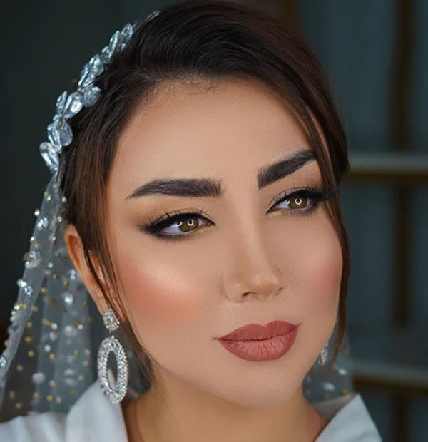 مدل آرایش مجلسی ساده و شیک لایت به سبک اروپایی جذاب و خیره کننده