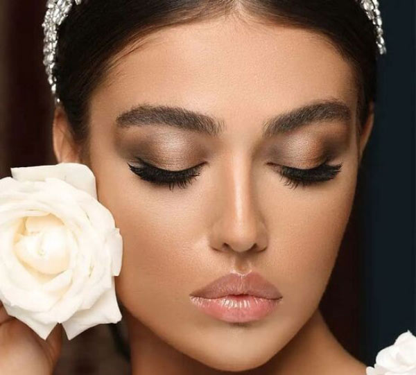 مدل آرایش مجلسی ساده و شیک لایت به سبک اروپایی جذاب و خیره کننده