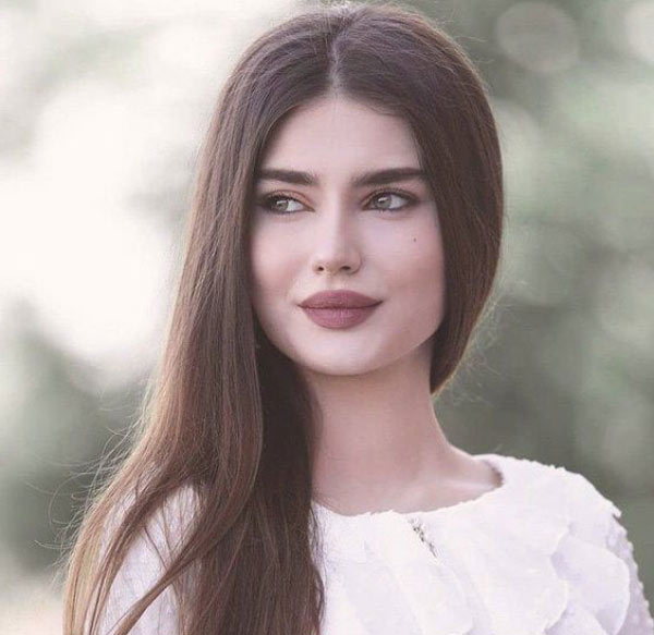 مدل آرایش مجلسی ساده و شیک لایت به سبک اروپایی جذاب و خیره کننده