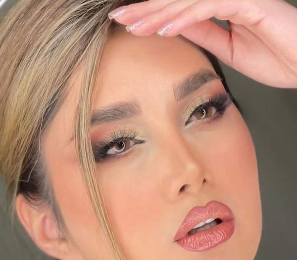مدل آرایش ملایم لایت دخترانه بسیار زیبا با تکنیک های جدید