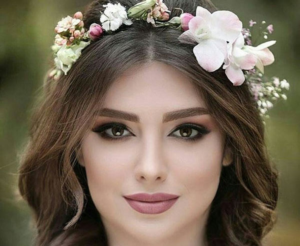 مدل آرایش ساده لایت و بسیار جذاب برای همه نوع فرم صورت