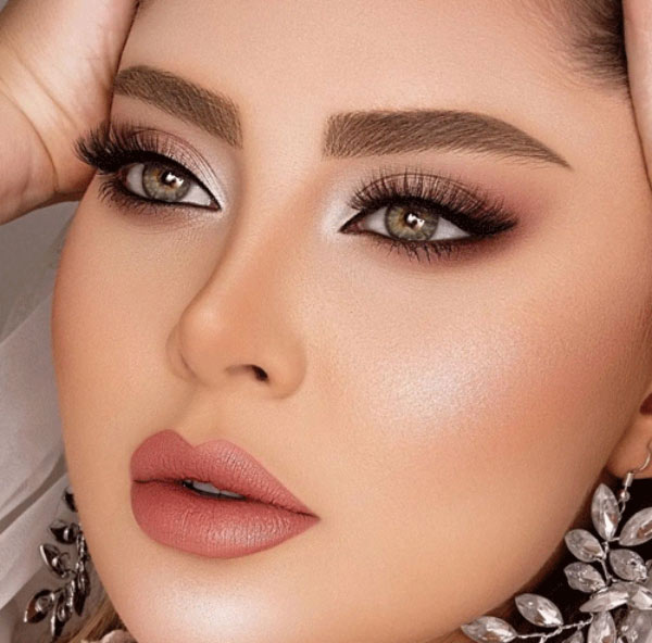 مدل آرایش ساده لایت و بسیار جذاب برای همه نوع فرم صورت