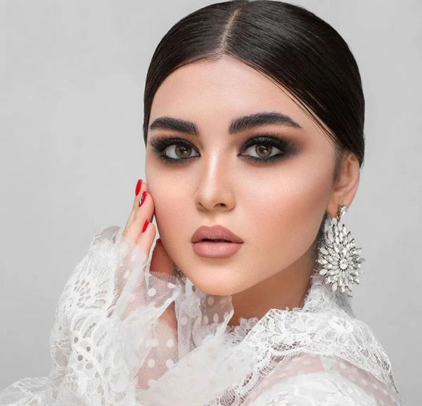 مدل آرایش صورت ۱۴۰۲ به سبک لایت بسیار زیبا و جذاب