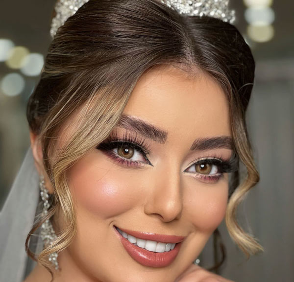 مدل آرایش صورت دخترونه ملایم و ساده مناسب مهمانی و دورهمی دوستانه