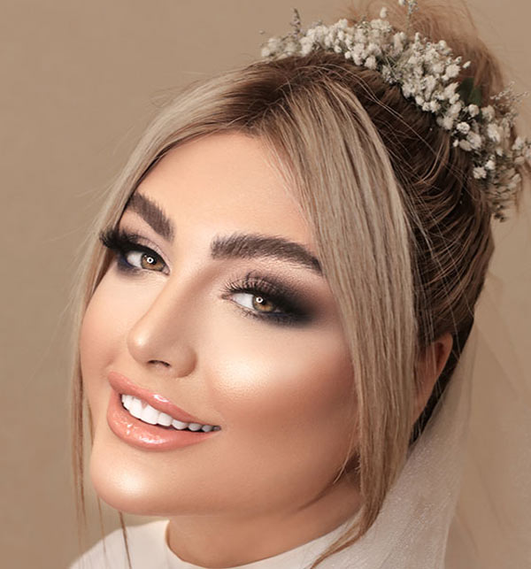 مدل آرایش زنانه ساده و ملایم بسیار شیک به سبک لایت