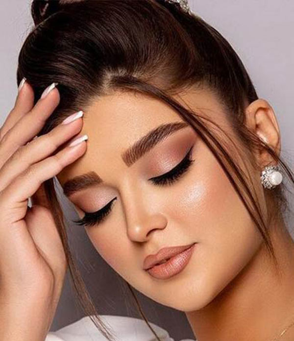 مدل آرایش زنانه ساده و ملایم بسیار شیک به سبک لایت