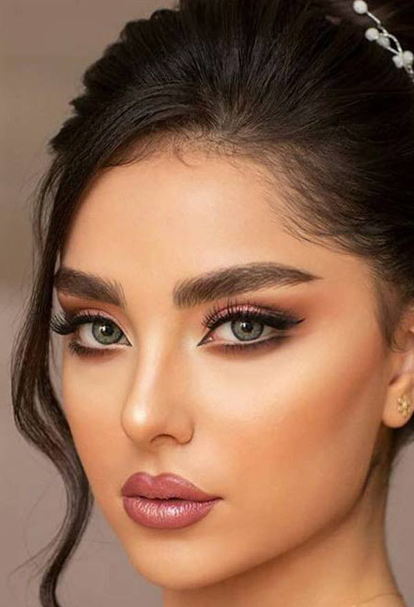آرایش زنانه ساده و ملایم بسیار شیک جذاب برای مهمانی و دورهمی