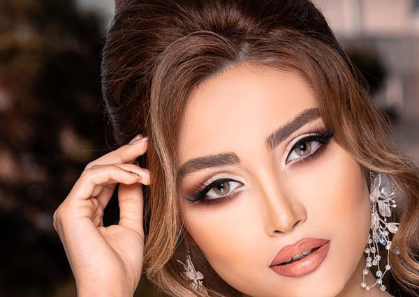 آرایش زنانه ساده و ملایم بسیار شیک جذاب برای مهمانی و دورهمی