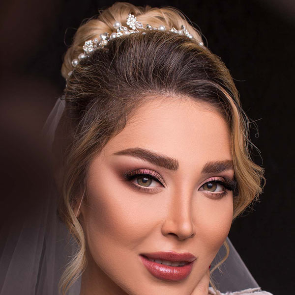 آرایش زنانه ساده و ملایم بسیار شیک جذاب برای مهمانی و دورهمی
