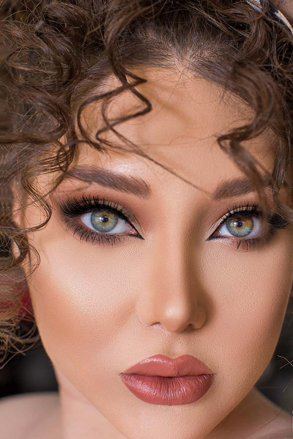آرایش زنانه ساده و ملایم بسیار شیک جذاب برای مهمانی و دورهمی