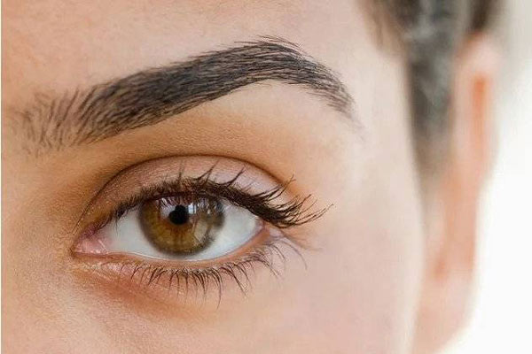 مدل ابرو صاف دخترانه اسپرت پهن بسیار زیبا برای انواع فرم صورت