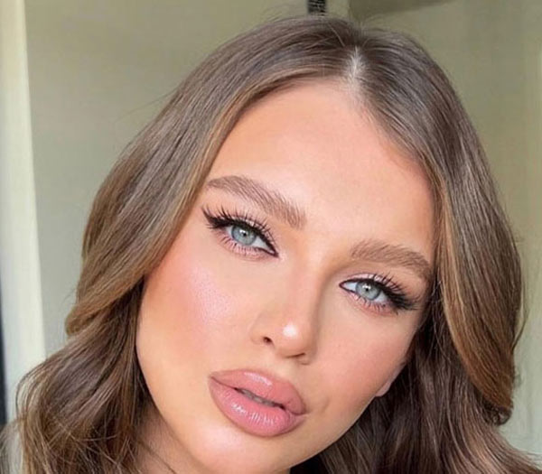 مدل آرایش زنانه ساده و شیک ملایم بسیار زیبا مناسب انواع فرم صورت
