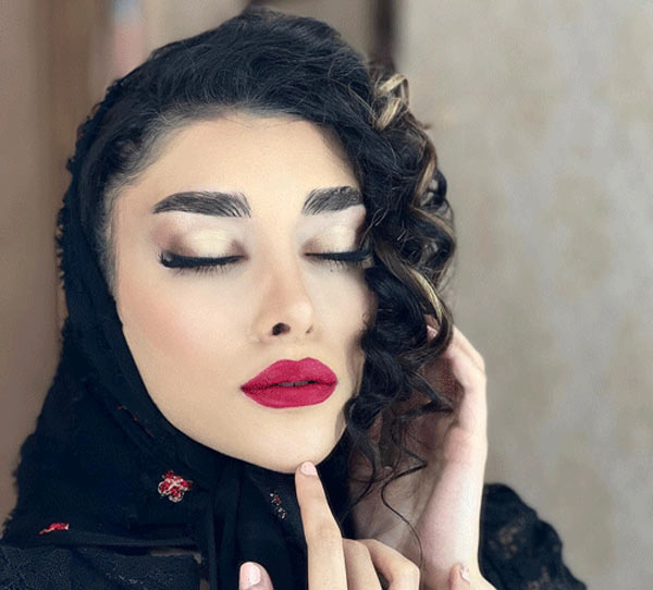 مدل آرایش زنانه ساده و شیک ملایم بسیار زیبا مناسب انواع فرم صورت
