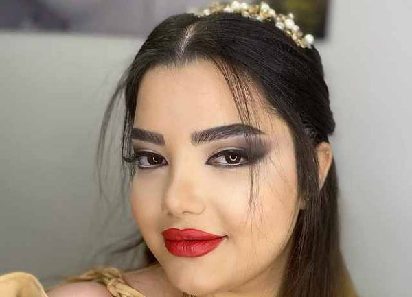 مدل آرایش زنانه ۱۴۰۲ ملایم و ساده برای همه نوع فرم صورت بسیار جذاب